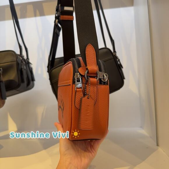 NWT COACH CAJ64 Graham Shoulder Bag Crossbody Leather Toffee/Black - Picture 3 of 5